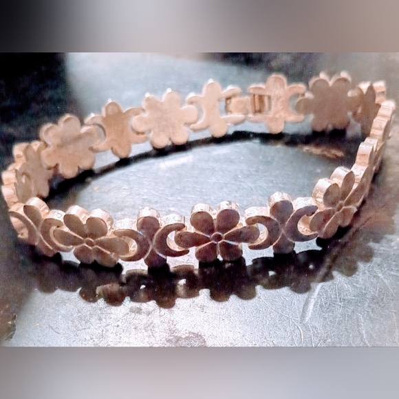 Sterling Silver 9.25 Cluster Flower Design Pattern Bracelet. - Picture 1 of 9